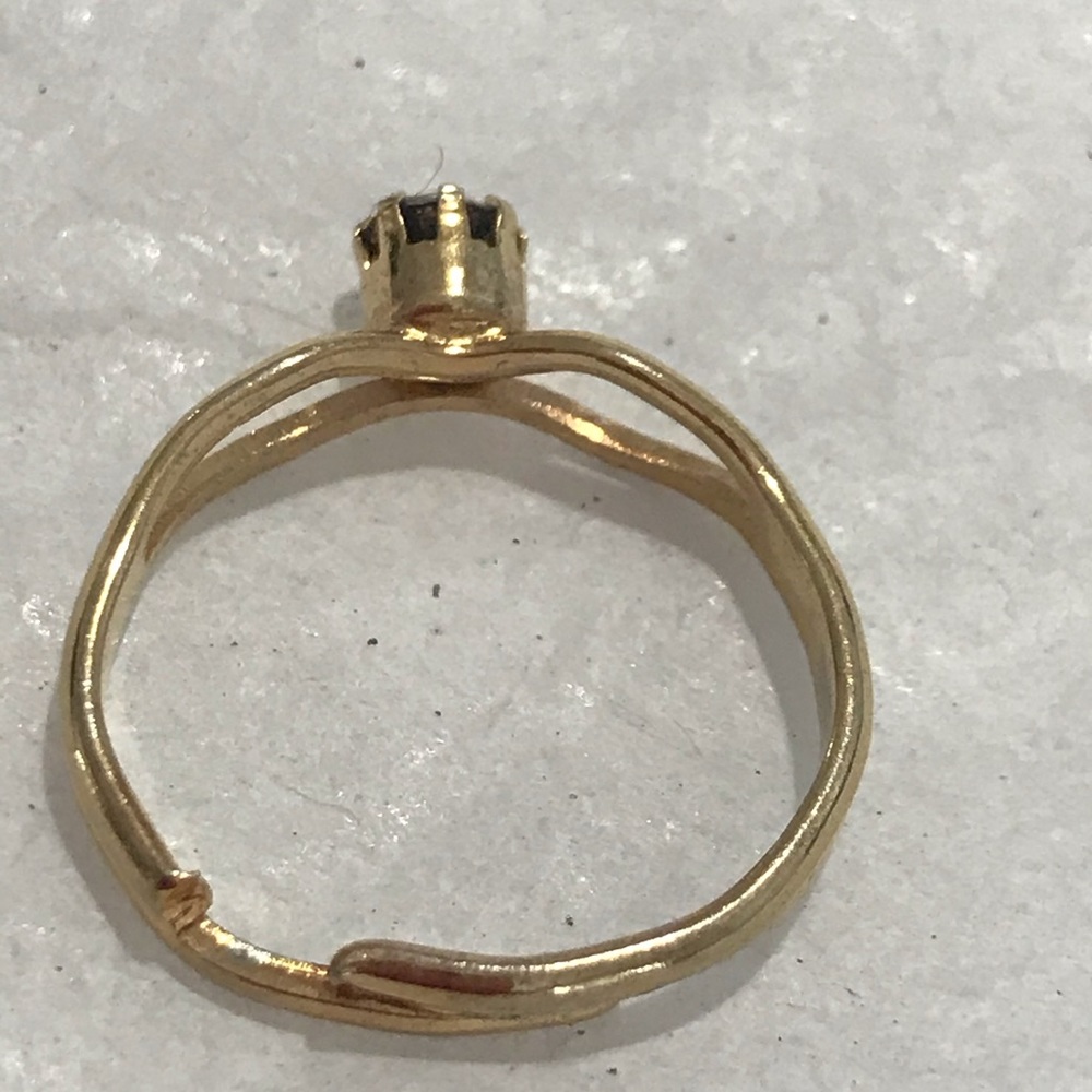 Ring, size 4 - Picture 3 of 7